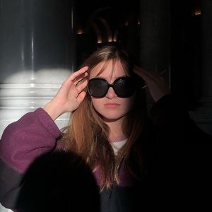 Meet your Posher, Emilia